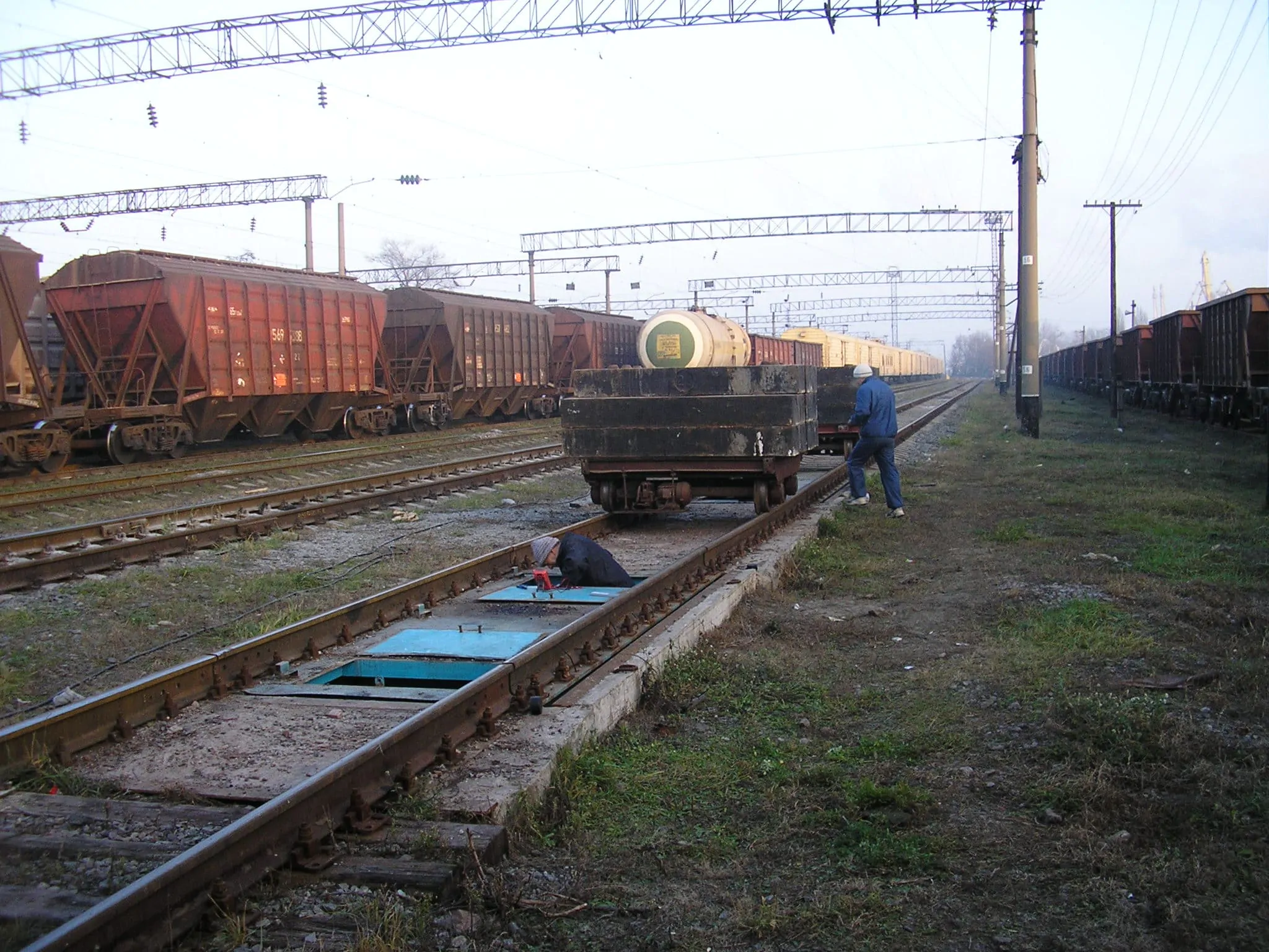 Станція Петрівка, <br/> м. Київ<br/><a href="http://kvz.in.ua/ua/vagonnye-vesy/" class="link-name">Ваги вагонні</a>