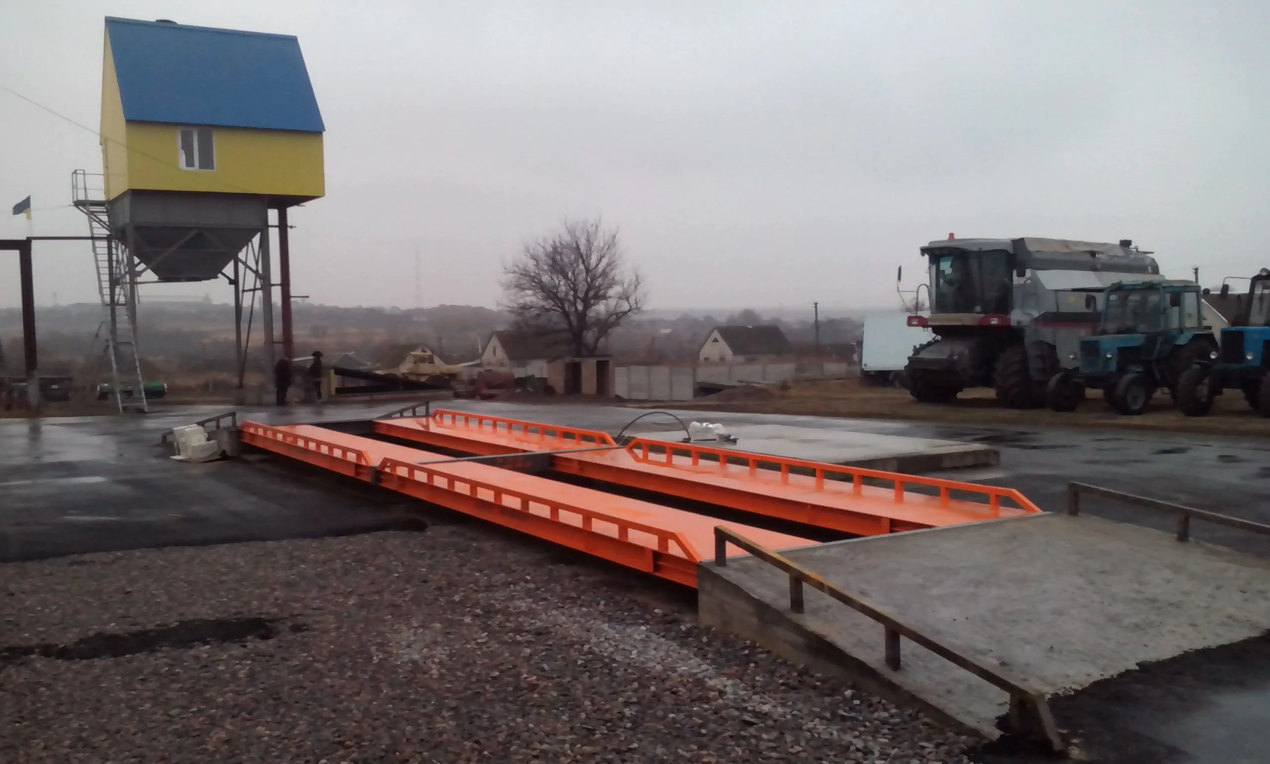 ФГ «Веселка», <br/>Кіровоградська обл., с. Куколівка<br/><a href="http://kvz.in.ua/ua/avtomobilnye-vesy/" class="link-name">ГЕРМЕС ВТА-12м-60т (КМ)</a>