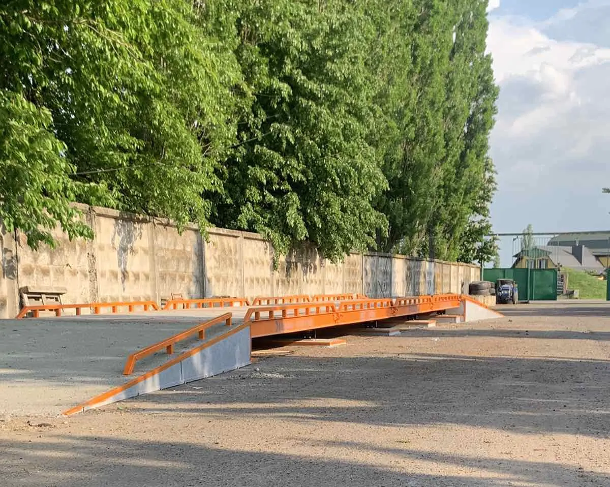 Приватне підприємство ТОВ «С.В.-Транс» <br/>Вінницька обл.,н.п. Оратів</br><a href="http://kvz.in.ua/ua/avtomobilnye-vesy/" class="link-name"> </a>